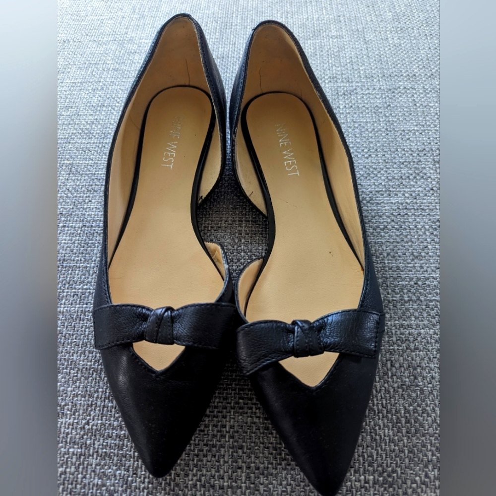 Black Nine West Flats - size 6